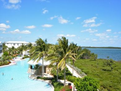 Key Largo Vacation Condo Sleeps Eight Guests. Key Largo Vacation Condo Sleeps Eight Guests.
